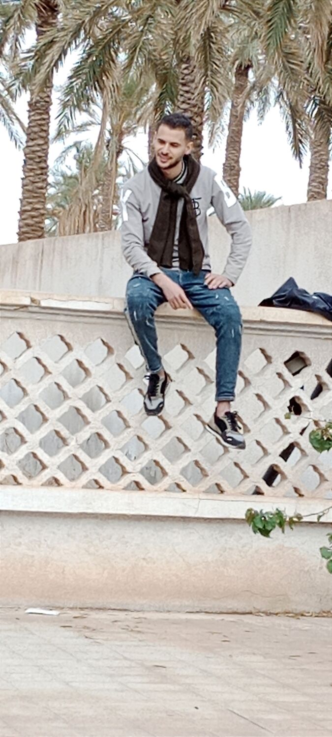  31103832  Amar, 27 ,    
