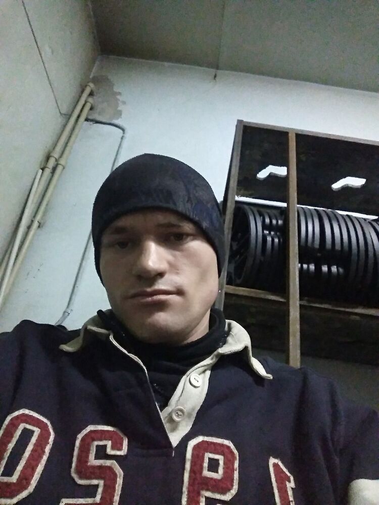  14753172  Sergei, 34 ,    