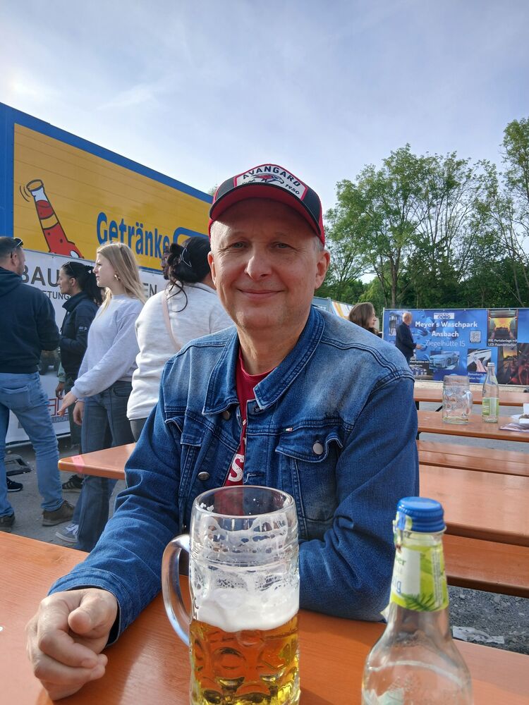  52795812  Victor, 51 ,    Ansbach