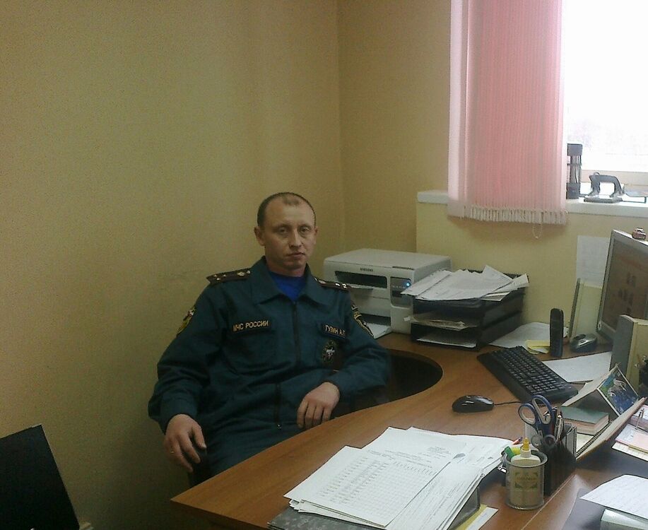  8235372  Maksim, 30 ,    