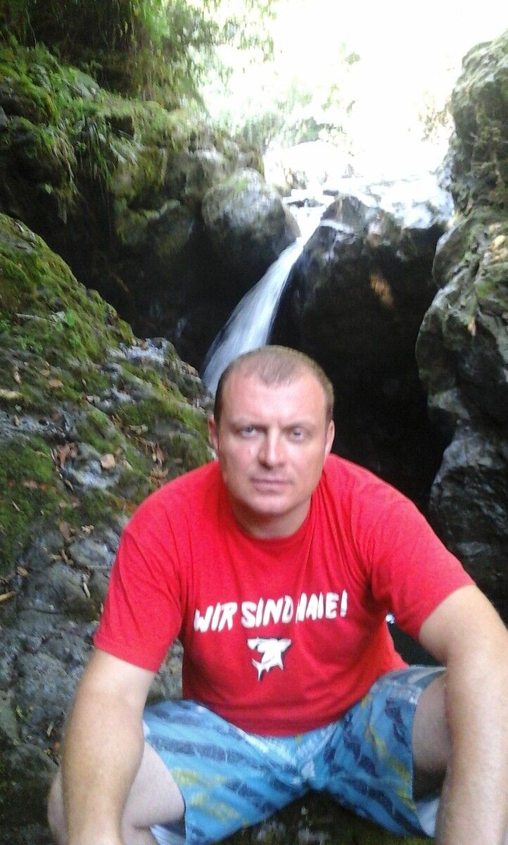  16584592  Vako, 44 ,    