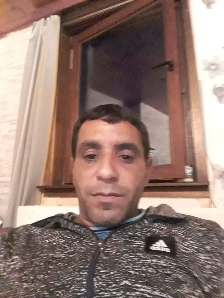  47091692  Stefan, 48 ,    