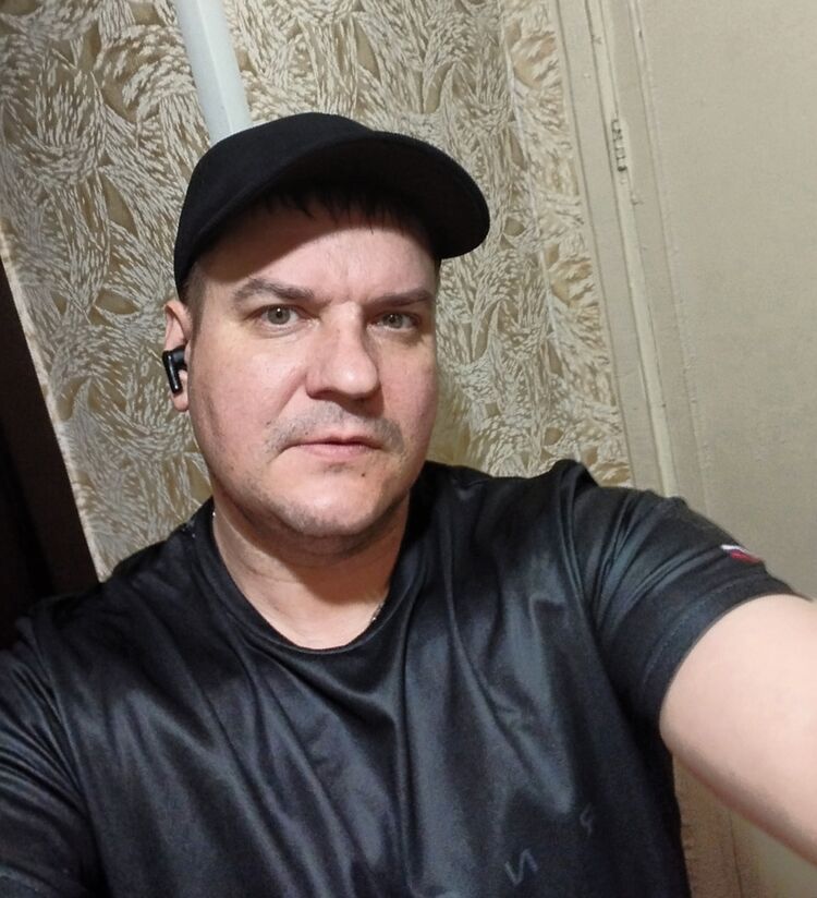 53439222  Mikhail, 41 ,     