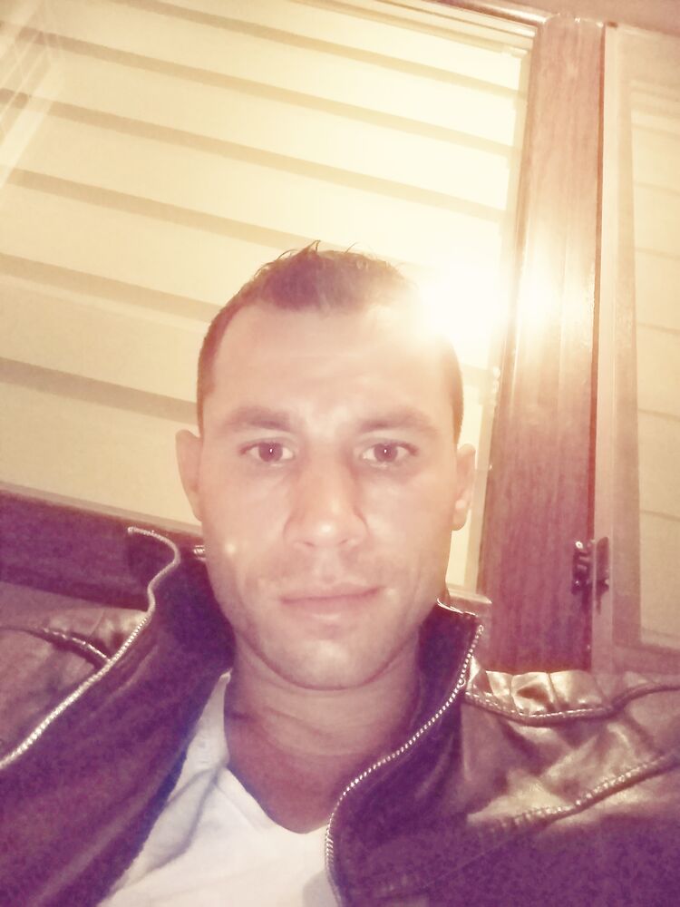  23190142  Dimitar, 34 ,    