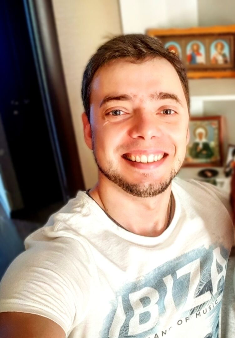  48414702  , 31 ,    