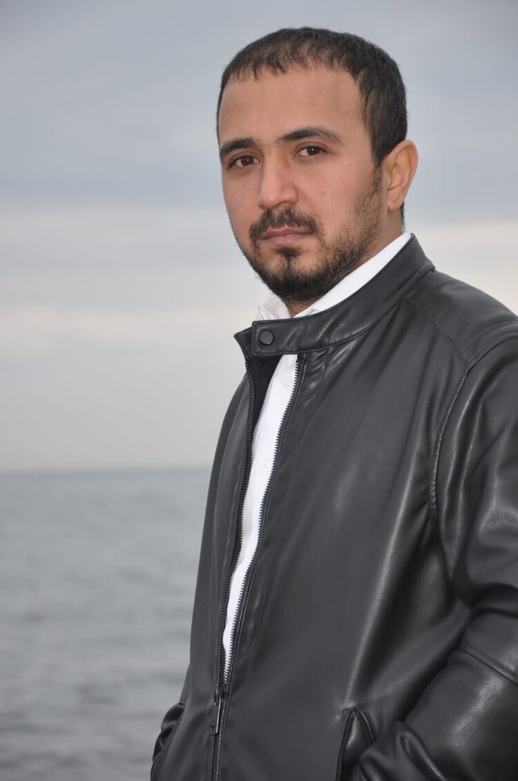  41555022  Huseyin, 38 ,    