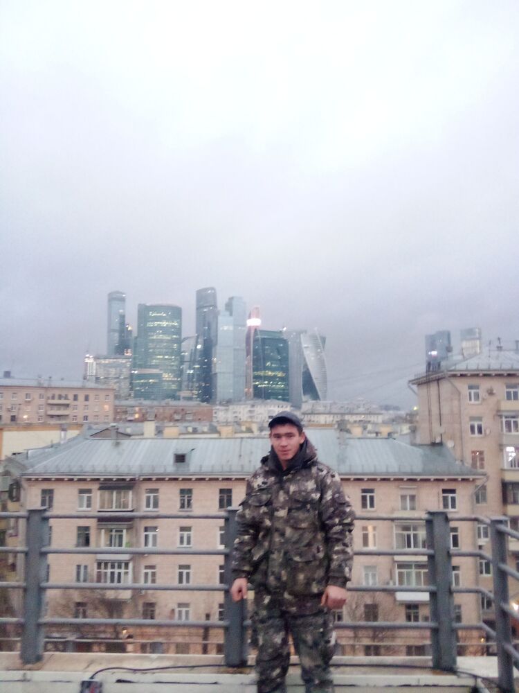  40040862  Sasha, 25 ,    