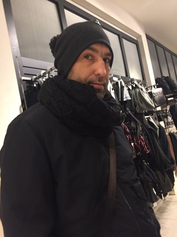  18407802  Alex, 45 ,    