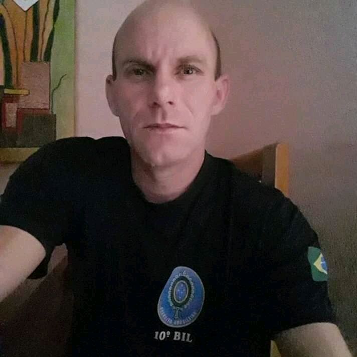  22788482  Adalberto, 44 ,    