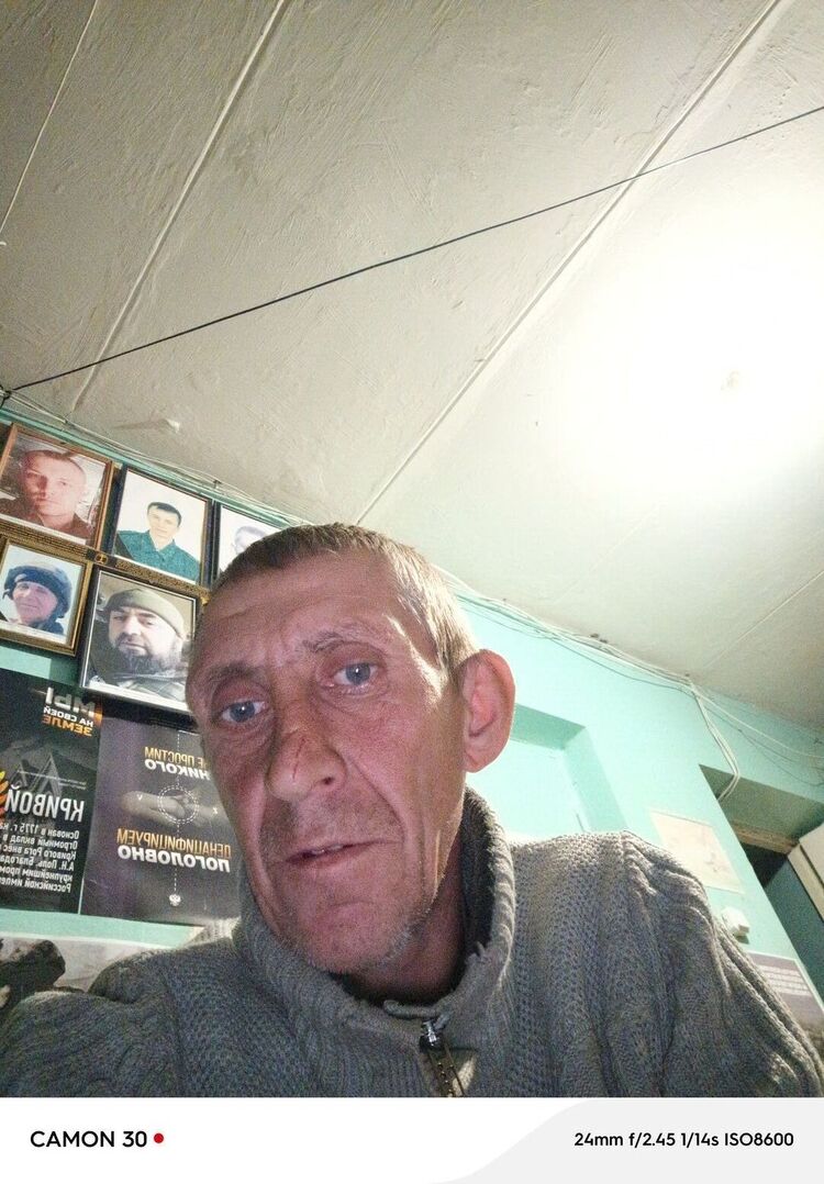  47023302  Aleksander, 44 ,    