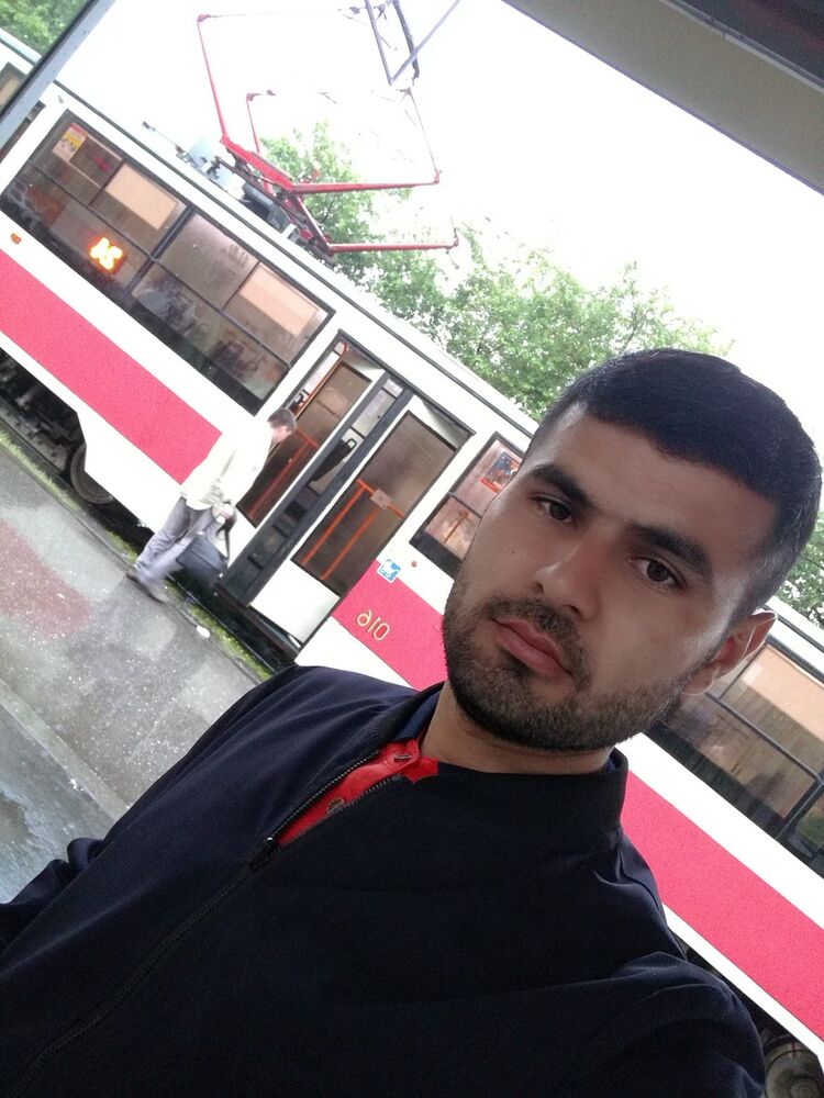  16325842  Ihsan, 34 ,    