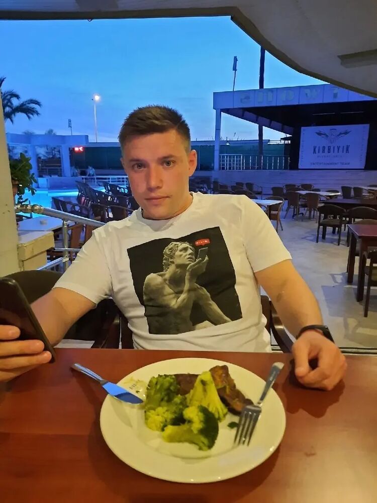  27424732  Kirill, 31 ,    