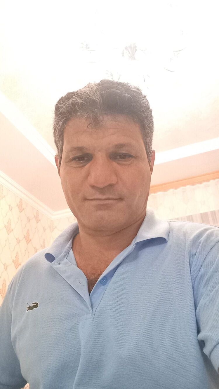  45422852  Zakhid, 48 ,    