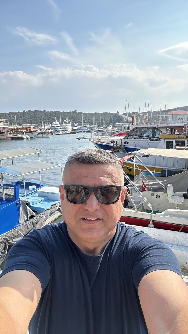  49994902  Erhan, 41 ,    