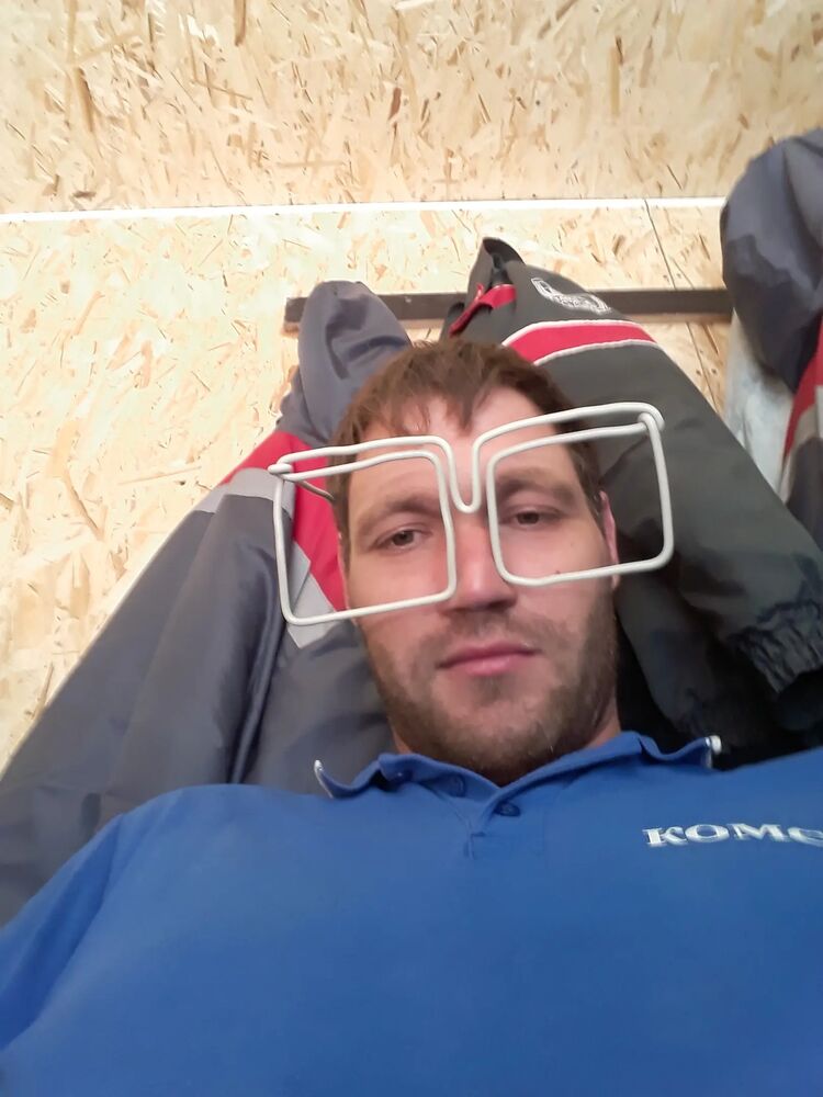  48945992  , 40 ,    --