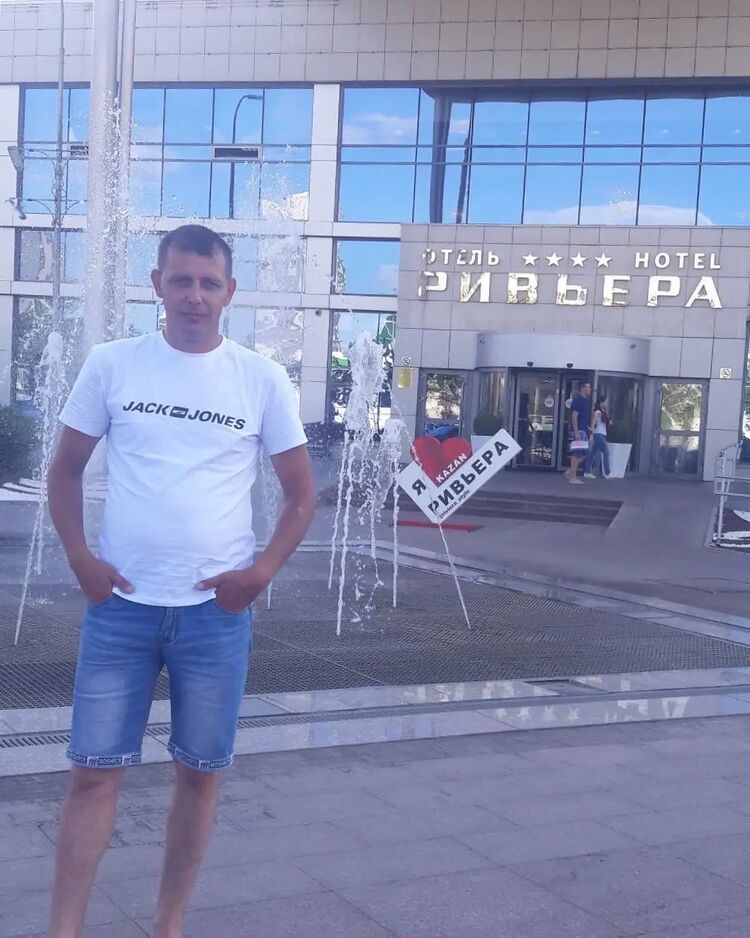  54168982  Sergey, 45 ,    