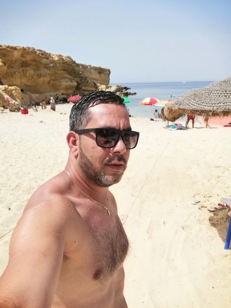  18258902   , 39 ,    