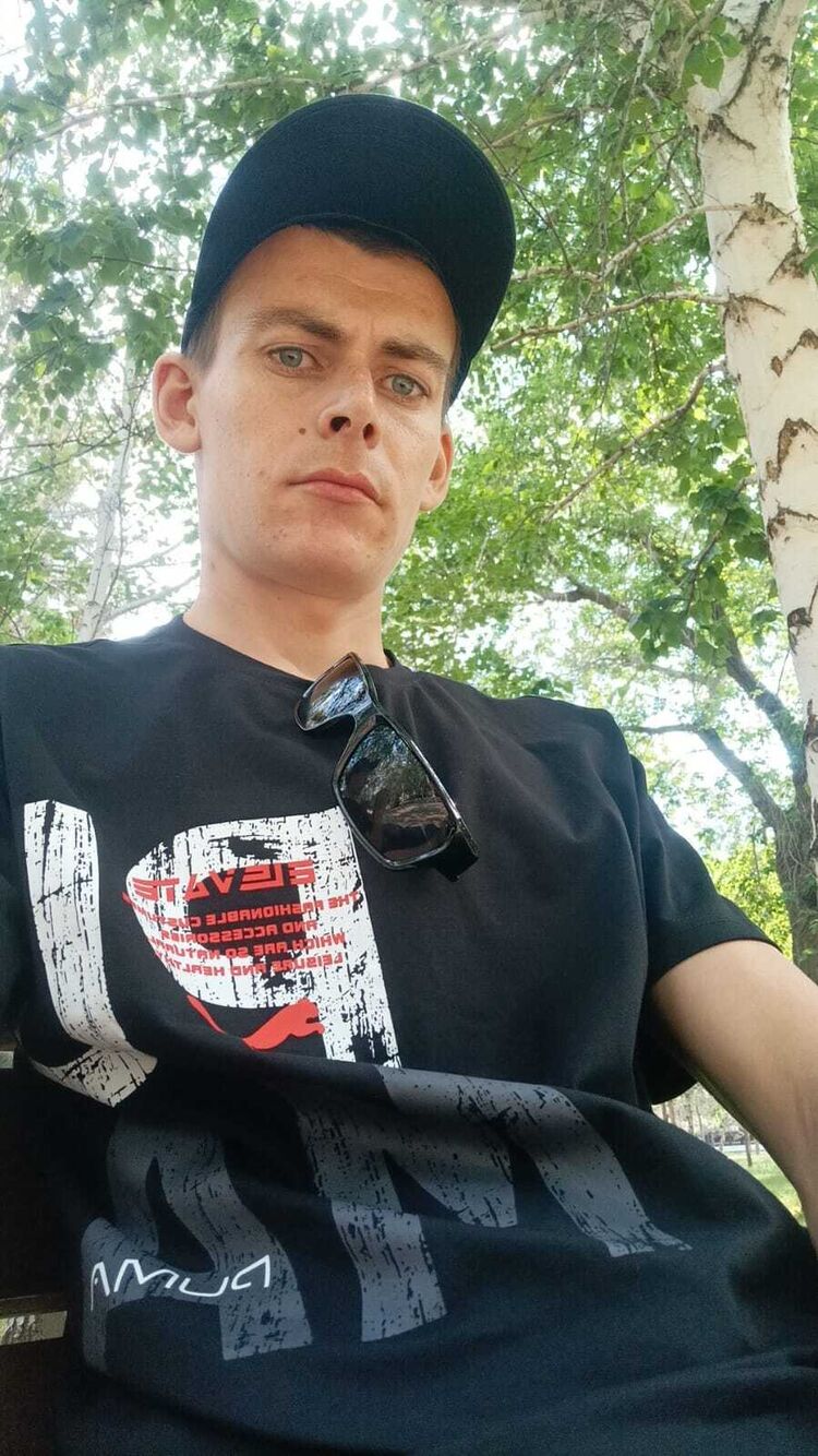  ,   Viktor, 26 ,   c , 