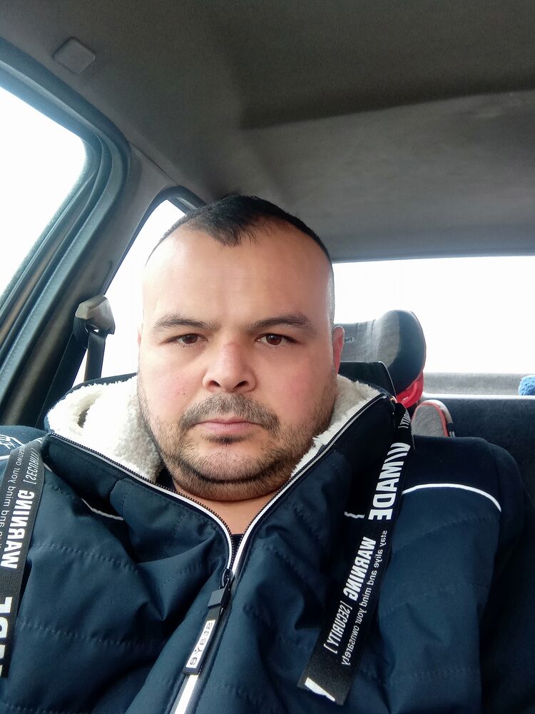  ,   Jalel, 30 ,   ,   
