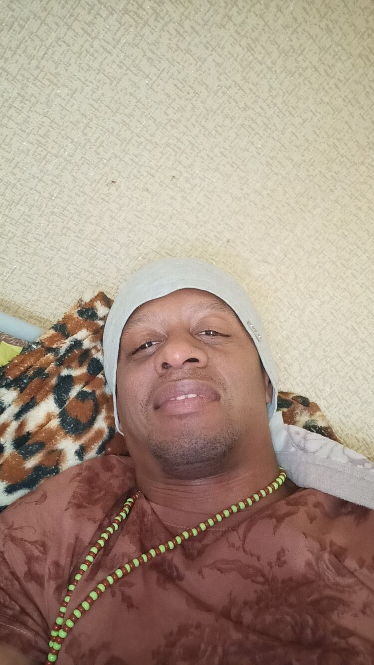  32101442  Yosiel, 41 ,    