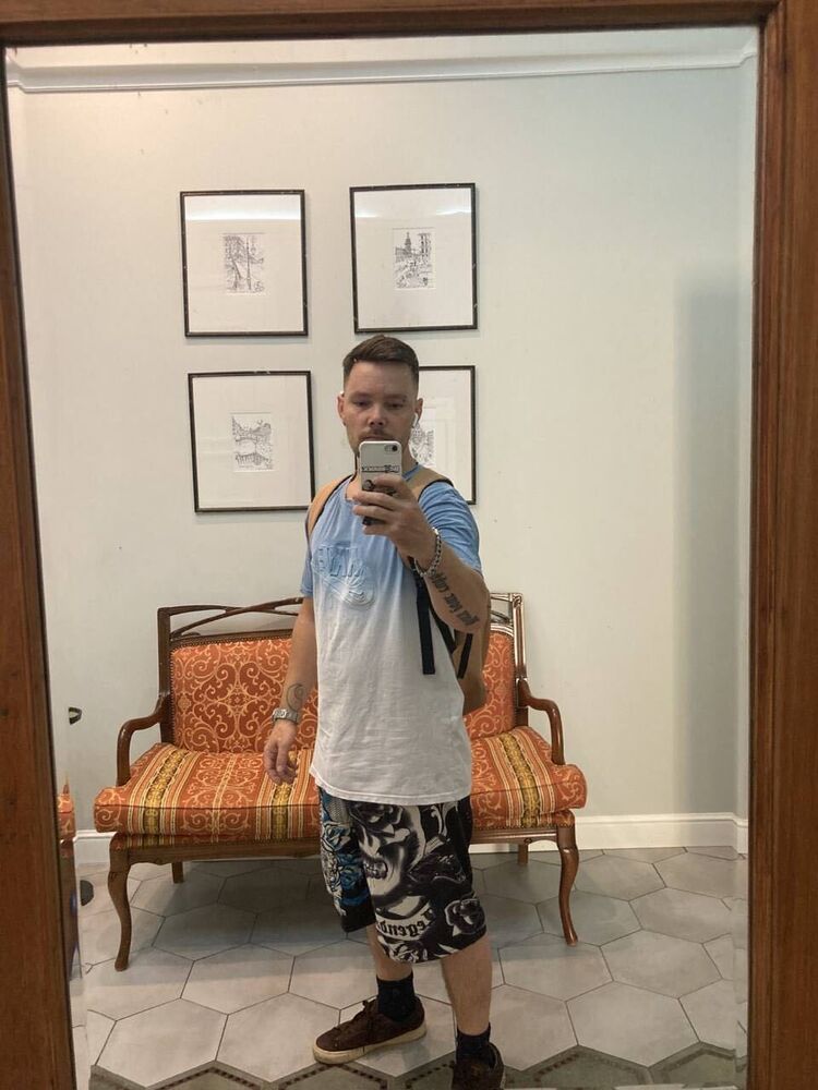  38385422  , 37 ,    -
