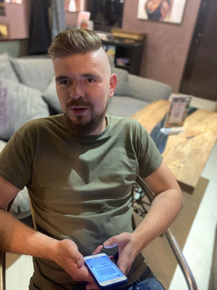  27020862  Roberto, 40 ,    