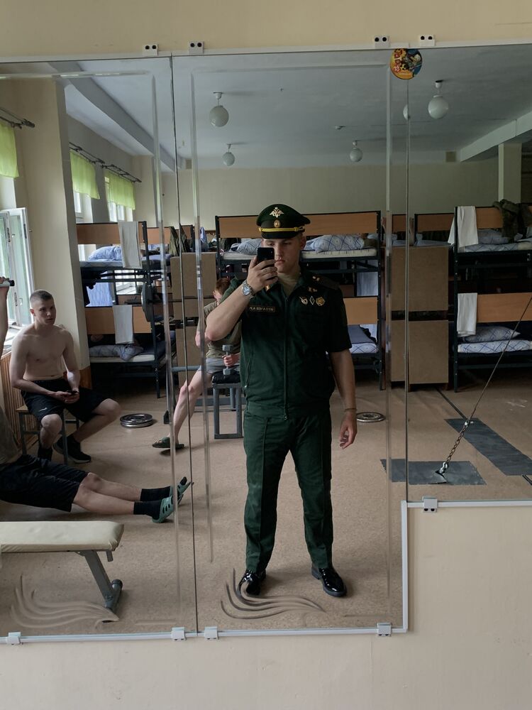  44289632  , 28 ,    