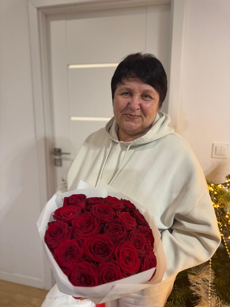  53716422  Alla, 58 ,    