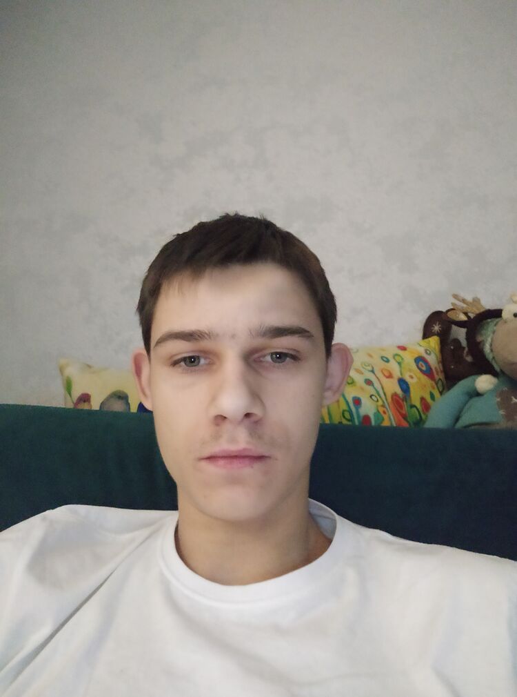  31656022  Maksim, 23 ,    