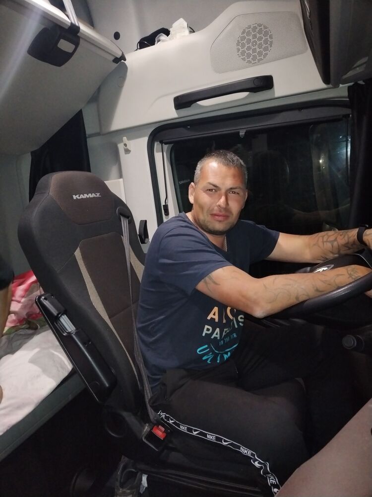  48051152  , 39 ,    
