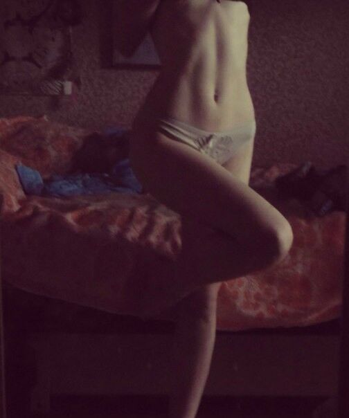  4437392  LARINA, 30 ,    