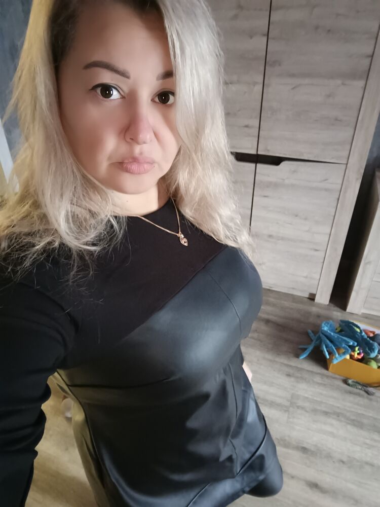  48885922  , 40 ,    