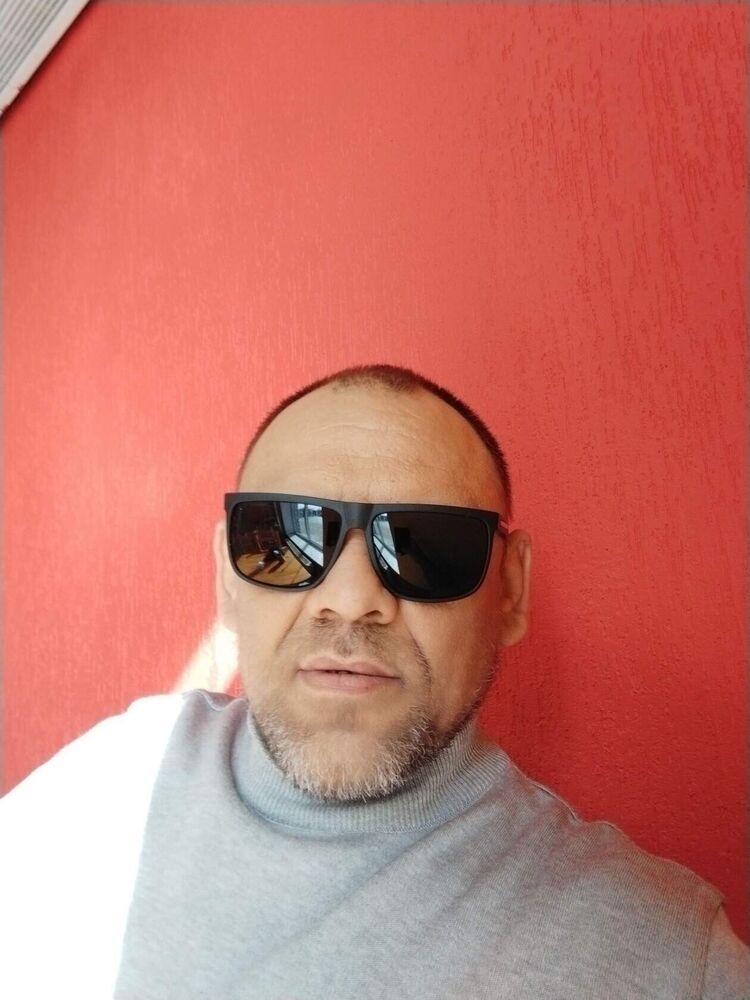  29494372  Denis, 46 ,    