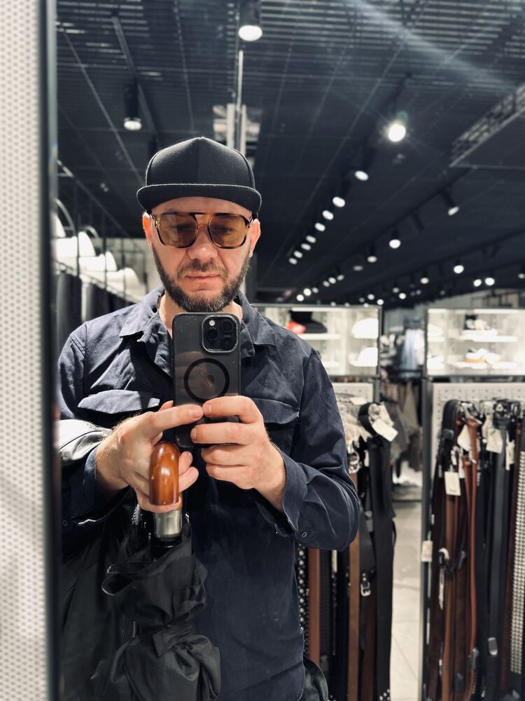  44493002  Pavel, 41 ,    Studio City