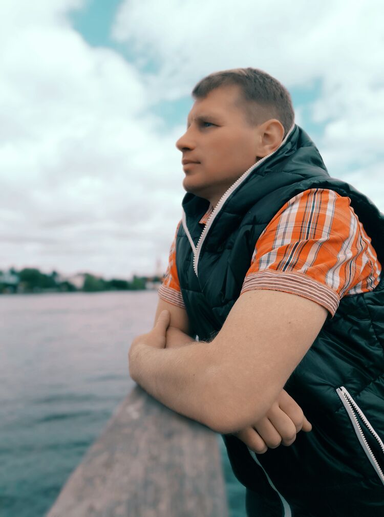  23148882  Vladimir, 40 ,    
