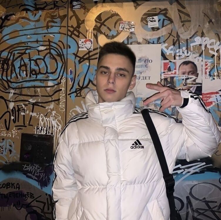  44078422  , 21 ,    