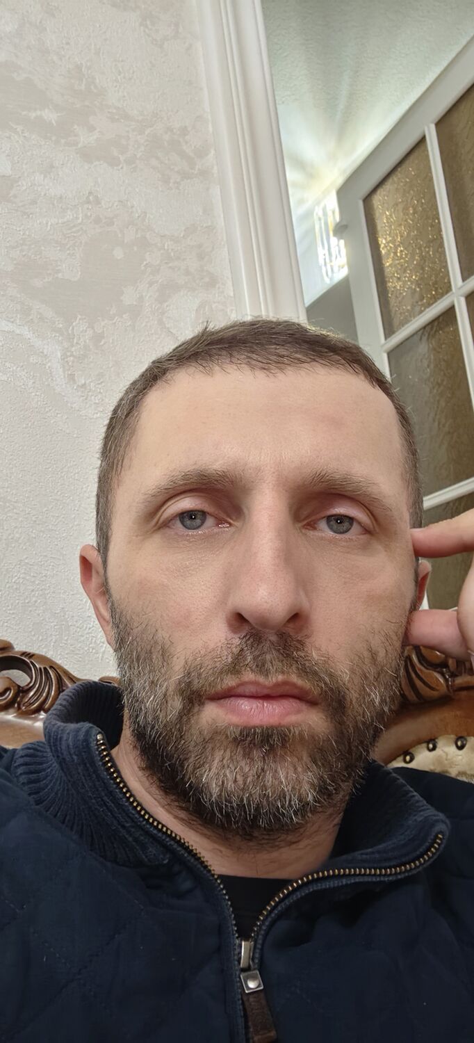 48665222  MURAD, 44 ,    