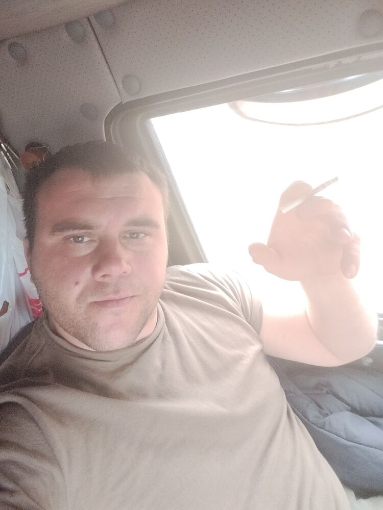  33211882  Nikolay, 36 ,    