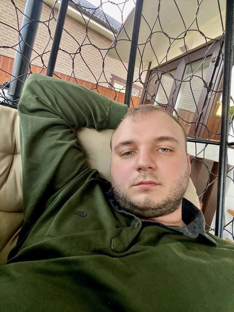  27061732  Sergei, 30 ,    