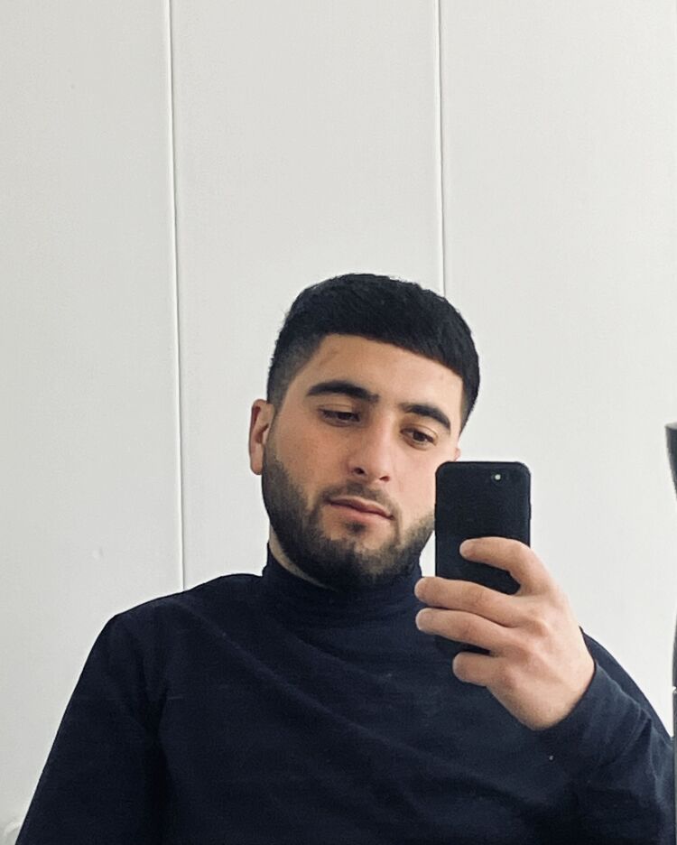  43832492  , 27 ,    