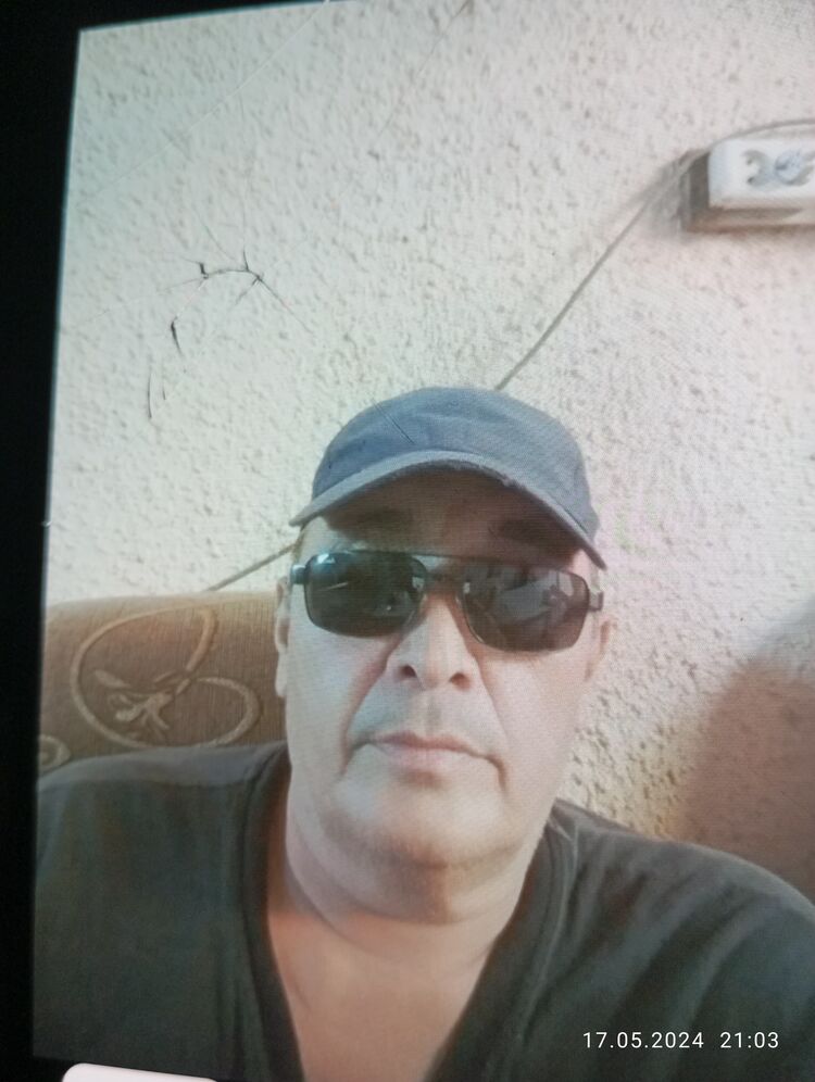  43253852  Yrlan, 63 ,    