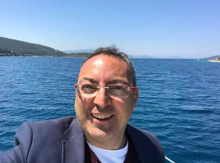  48909792  Collins Davi, 60 ,    