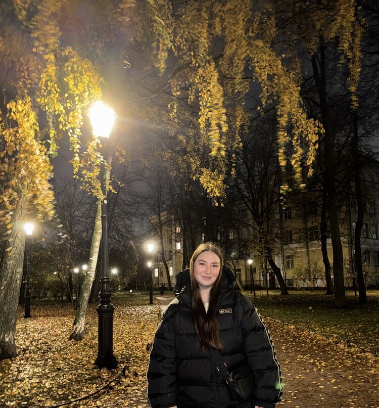  54570512  Lleryssia, 19 ,    -