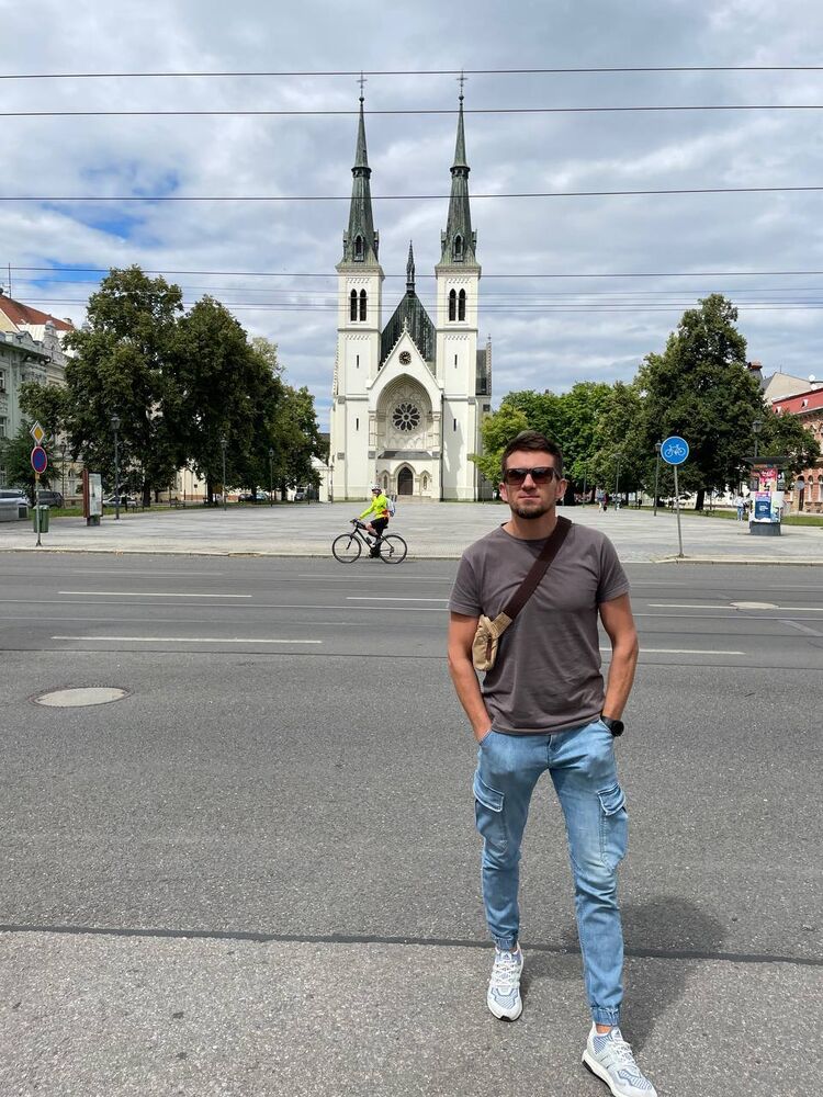  Praha,   Serhiy, 39 ,   ,   , c , 