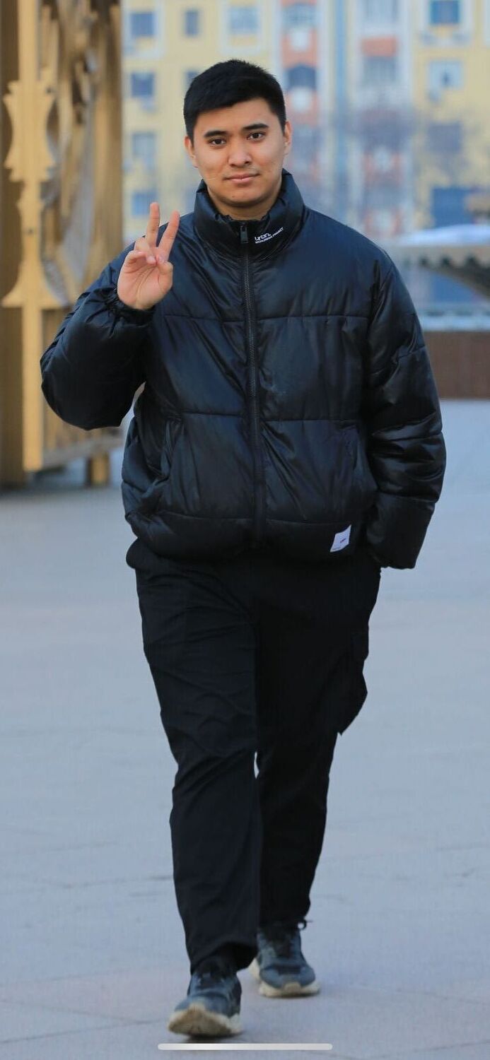  53847042  Iliyas, 24 ,    