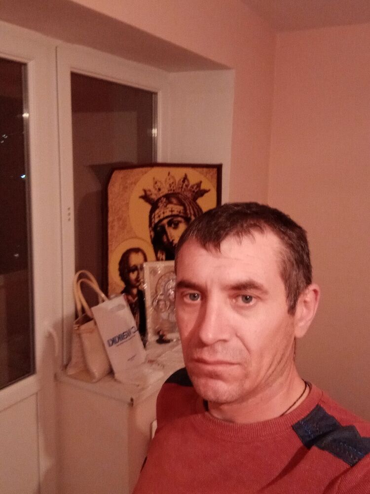  21596492  Igor, 40 ,    