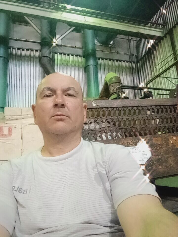  46769292  Mancur, 52 ,    