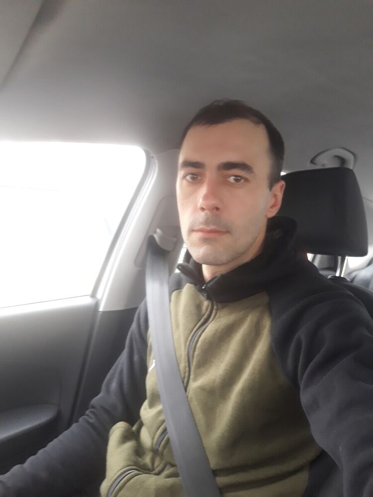  21084642  , 37 ,    
