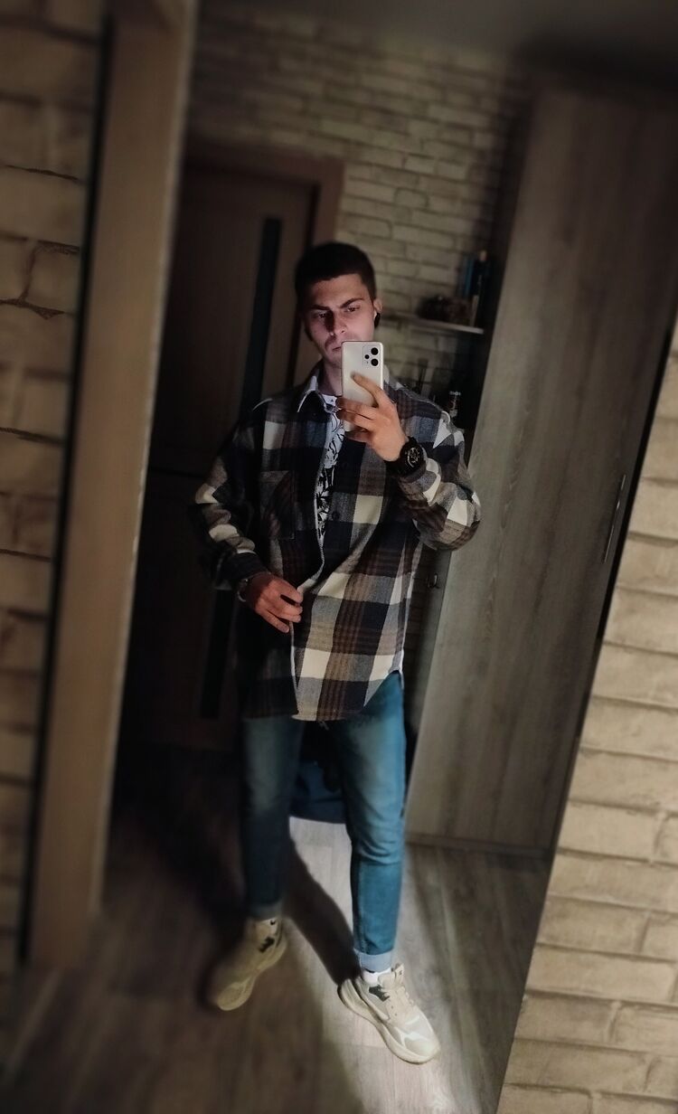  43026322  , 27 ,    
