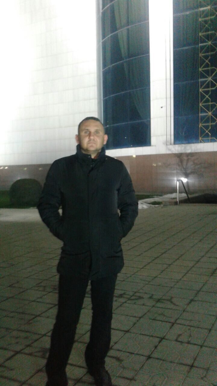  48372002  Arturo, 29 ,    